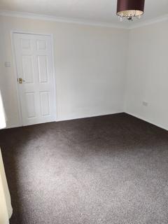 3 bedroom terraced house to rent, King George Close, Stevenage SG1
