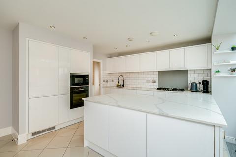 4 bedroom detached house for sale, Weavers Way, Scholes, Cleckheaton