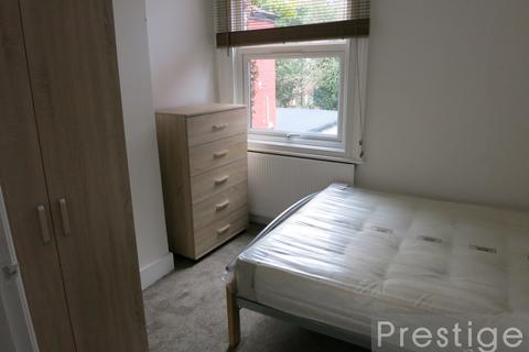3 bedroom maisonette to rent, St. Margarets Avenue, London N15
