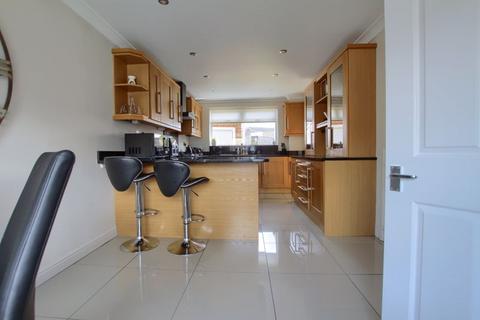 4 bedroom detached house for sale, Norwood Close, Elm Tree