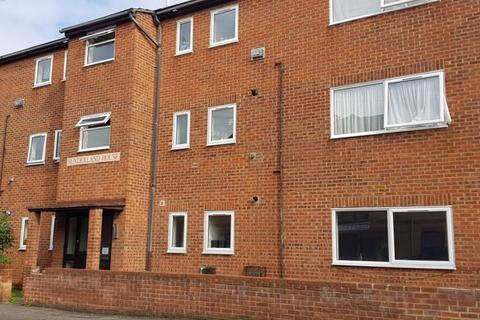 Studio to rent, Strover Street, Gillingham, ME7