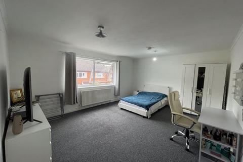 Studio to rent, Strover Street, Gillingham, ME7