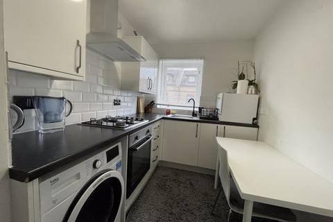 Studio to rent, Strover Street, Gillingham, ME7