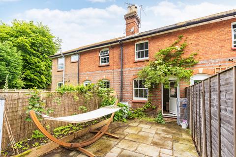 2 bedroom terraced house to rent, Lawnsmead, Wonersh Village