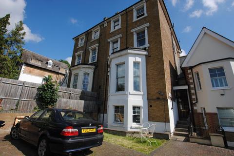 2 bedroom flat to rent, Manor Mount, London SE23