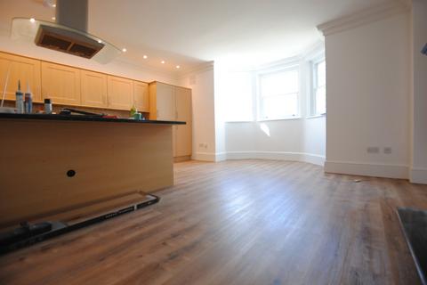 2 bedroom flat to rent, Manor Mount, London SE23