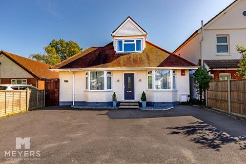 3 bedroom bungalow for sale, Fernside Road, Poole BH15