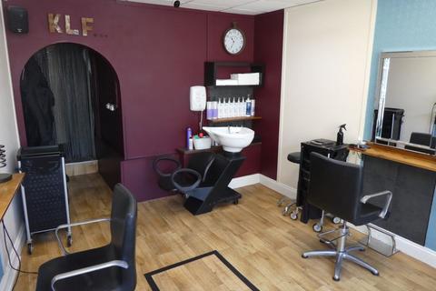 Hairdresser and barber shop to rent, Duke Street, St Austell PL25