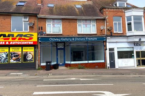 Retail property (out of town) to rent, Paignton TQ3