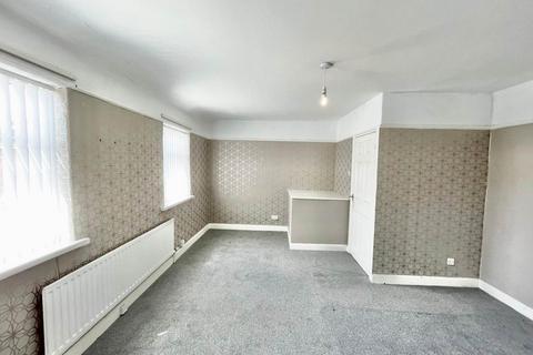 2 bedroom semi-detached house to rent, Windsor Crescent, Hebburn NE31
