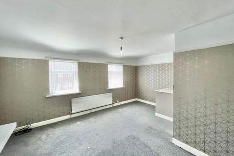 2 bedroom semi-detached house to rent, Windsor Crescent, Hebburn NE31