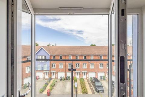 2 bedroom flat for sale, Chadwick Road, Langley, SL3 7FU