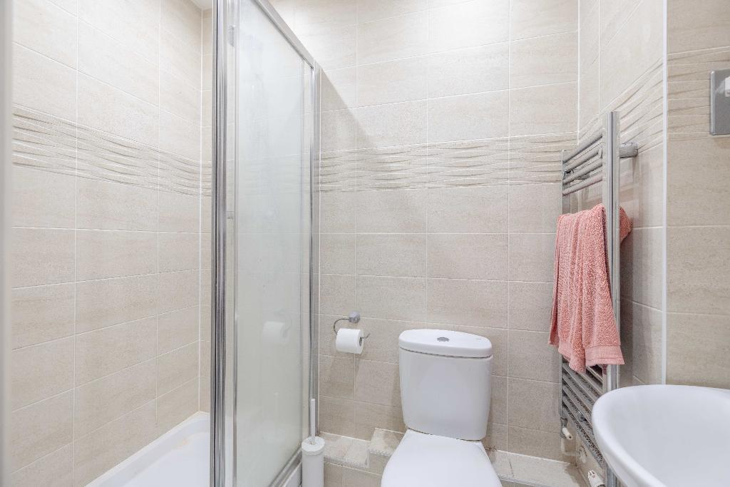 Ensuite Shower room