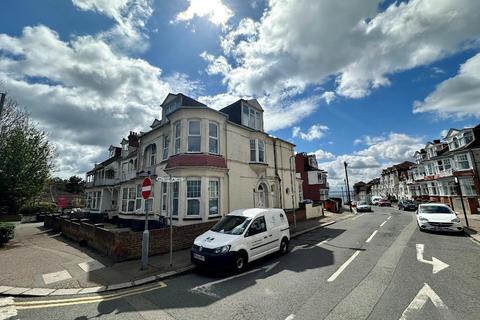 Flat share to rent, 1a Palmeira Avenue, Westcliff on Sea, Essex, SS0 7RP