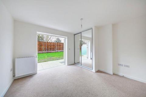 undefined, Kingston Road, Wimbledon Chase, London, SW20 8BU