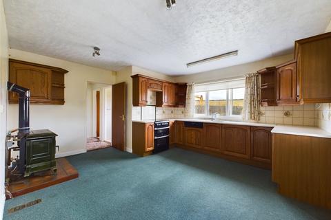 3 bedroom bungalow for sale, Lifton, Devon