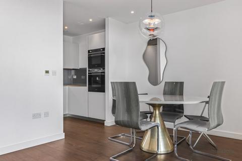 2 bedroom flat to rent, Coster Avenue, Hackney N4