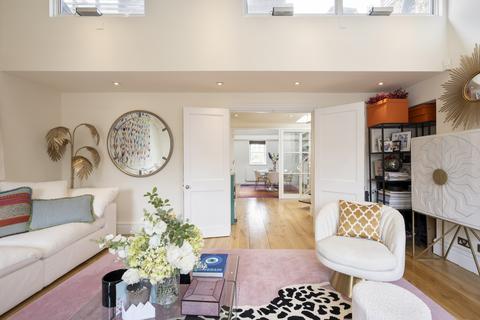 3 bedroom apartment for sale, Egerton Gardens, London SW3