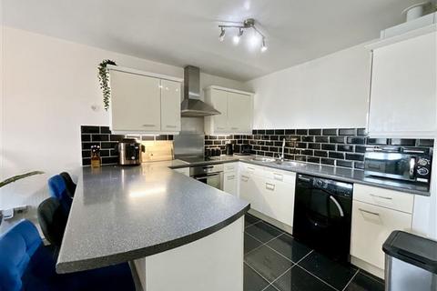 2 bedroom flat for sale, Fern Court, Rotherham, S66 3XJ