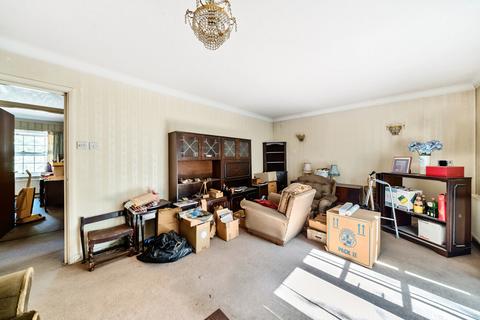 2 bedroom apartment for sale, Warren Court, Elgin Road, Weybridge