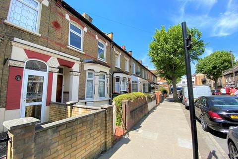 4 bedroom terraced house to rent, St. Martin's Avenue, London