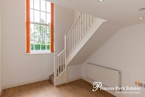2 bedroom apartment to rent, Royal Drive , London N11