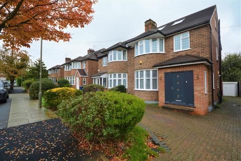 4 bedroom semi-detached house to rent, Linkside, London