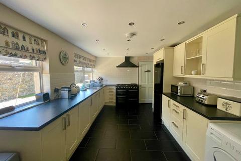 6 bedroom detached house for sale, Malvern House, 17 Marine Gardens, Barmouth LL42 1HL