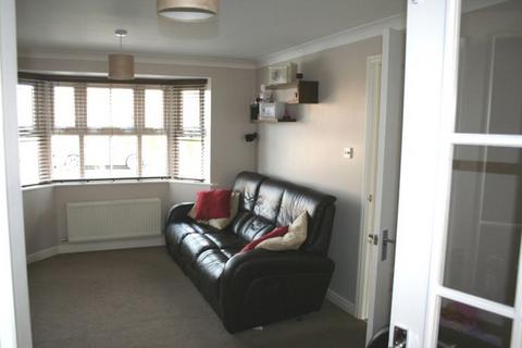 3 bedroom house to rent, Turnstone Way, Stanground, PE2 8SW