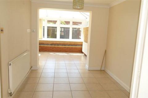 3 bedroom house to rent, Turnstone Way, Stanground, PE2 8SW