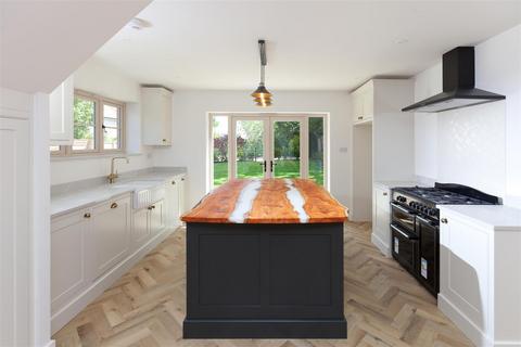 4 bedroom end of terrace house for sale, The Borough, Downton, Salisbury