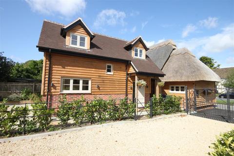 4 bedroom end of terrace house for sale, The Borough, Downton, Salisbury