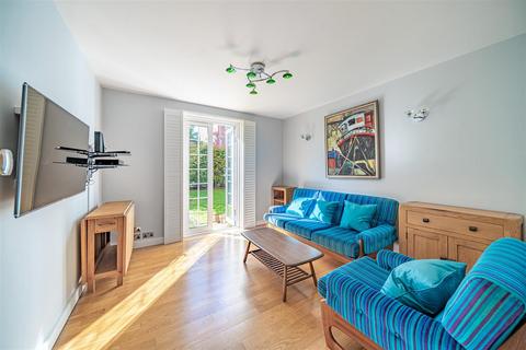 2 bedroom apartment for sale, St. Andrews Square, Surbiton