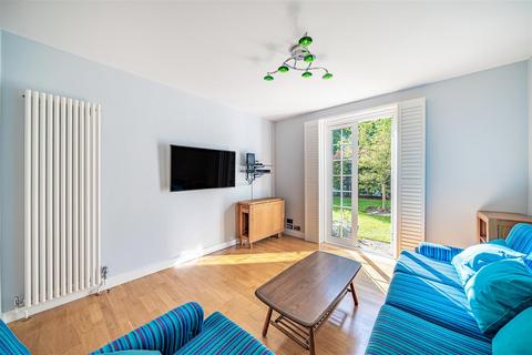 2 bedroom apartment for sale, St. Andrews Square, Surbiton