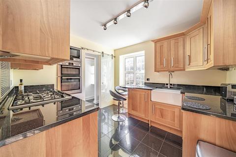 2 bedroom apartment for sale, St. Andrews Square, Surbiton