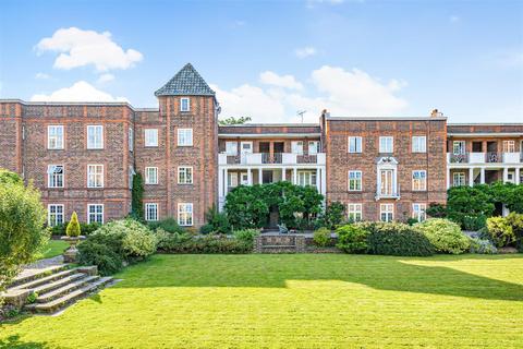 St. Andrews Square, Surbiton