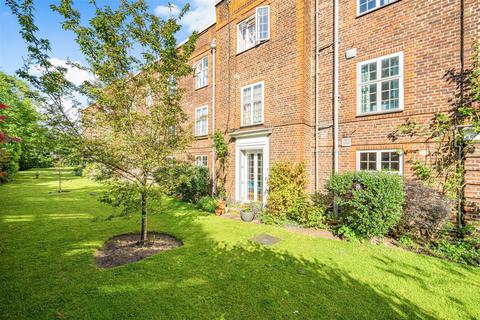 undefined, St. Andrews Square, Surbiton