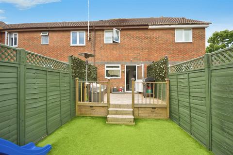 2 bedroom terraced house for sale, Westmacott Drive, Feltham