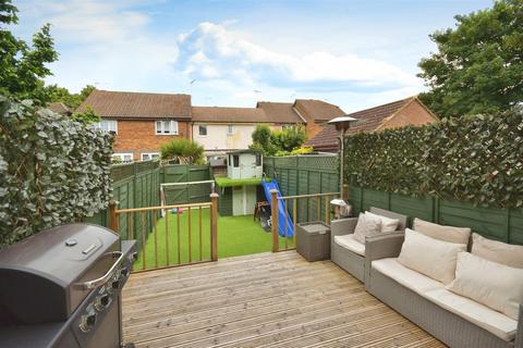 14 Westmacott Drive, Feltham, TW14 9RN