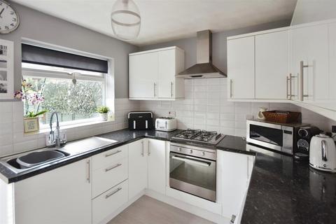 14 Westmacott Drive, Feltham, TW14 9RN