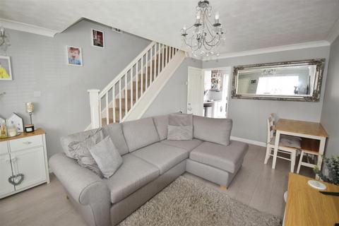14 Westmacott Drive, Feltham, TW14 9RN