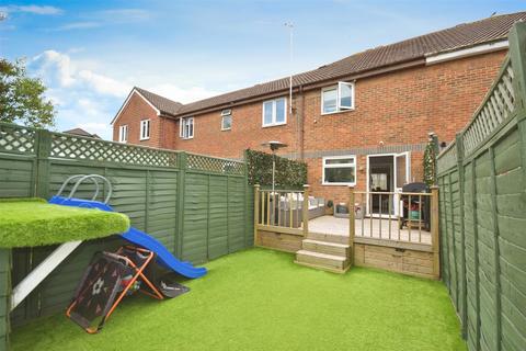 14 Westmacott Drive, Feltham, TW14 9RN
