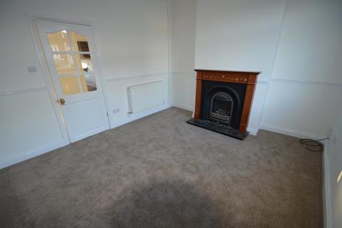 2 bedroom terraced house to rent, King Street, Wollaston