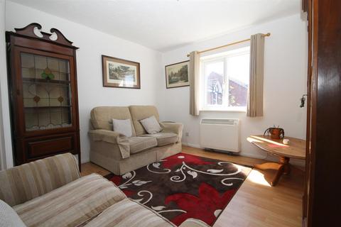 2 bedroom flat for sale, 4, Primrose Close, Wallington