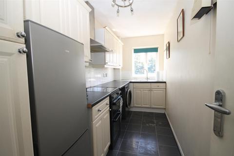 2 bedroom flat for sale, 4, Primrose Close, Wallington