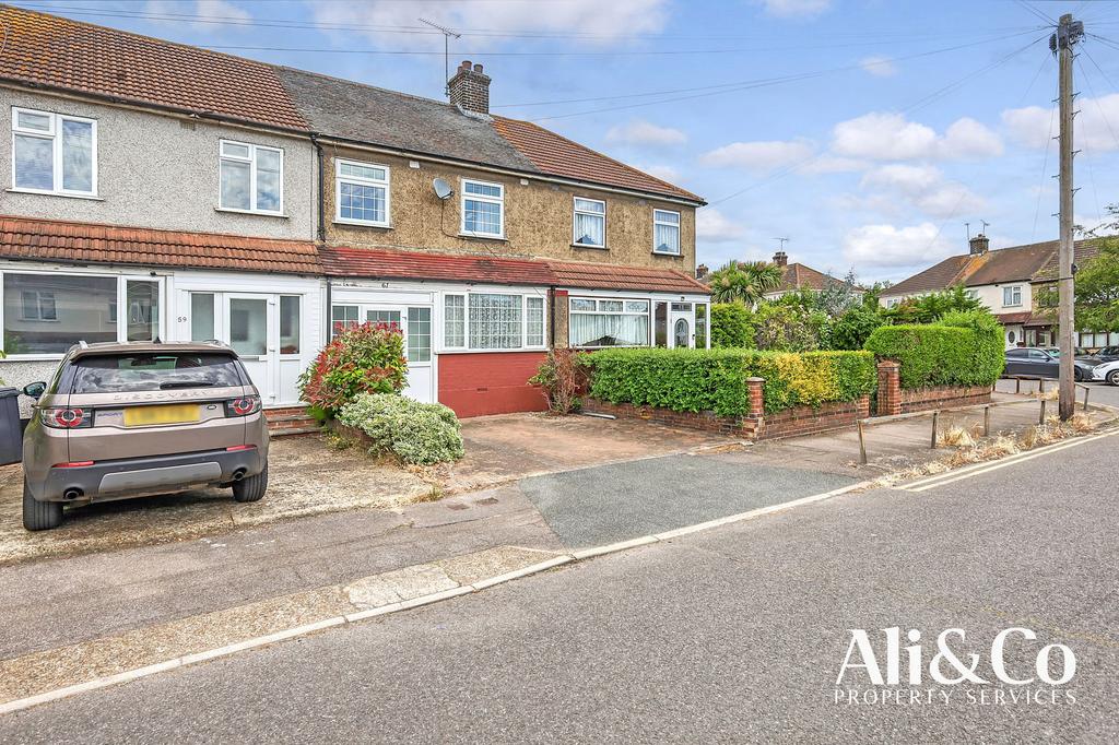Palmerston Road, Grays 3 bed terraced house for sale £350,000