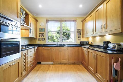 3 bedroom house for sale, Griffin Gate, Putney, London