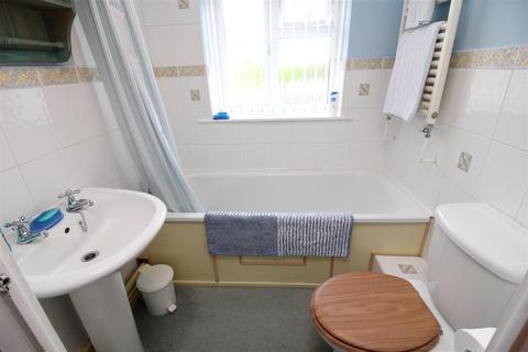 105 Browning Avenue, Worcester Park, KT4 8LD