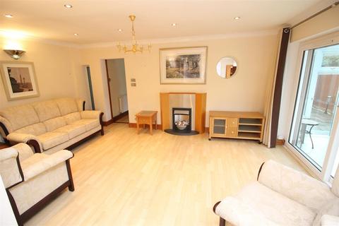 2 bedroom house for sale, Amesbury Close, Worcester Park