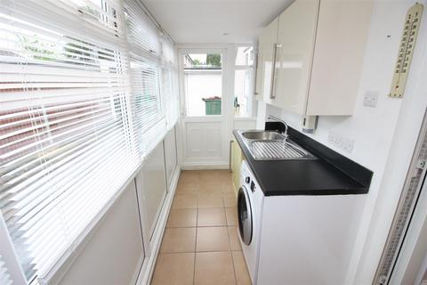 1 Amesbury Close, Worcester Park, KT4 8PW